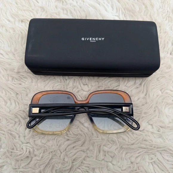Givenchy Multicolor GV7106/S Oversized Square Sunglasses display picture 3